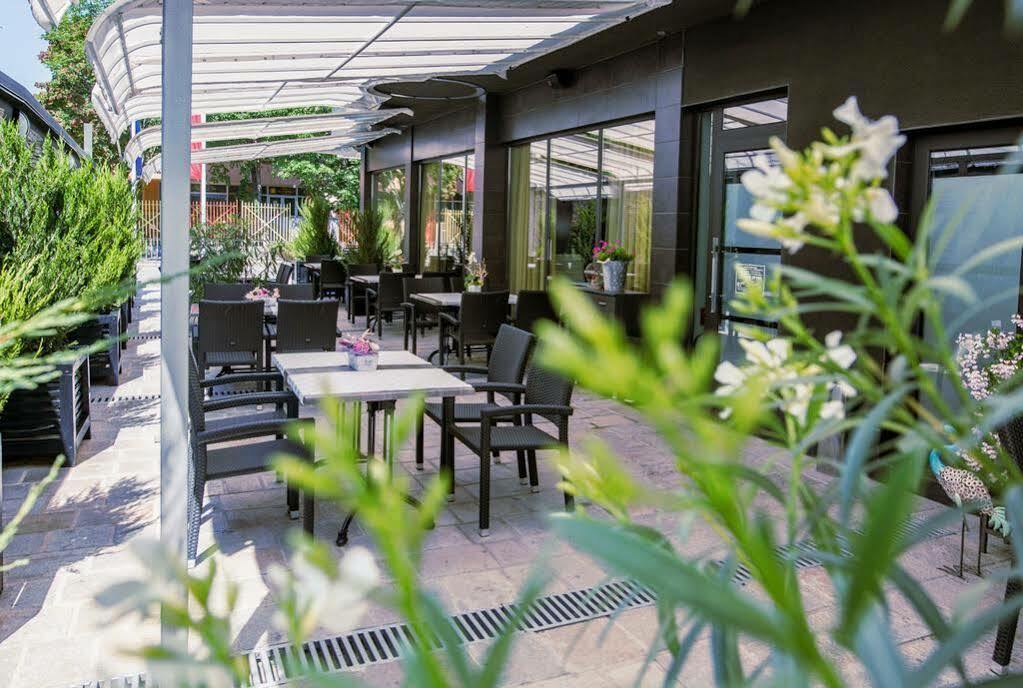 Hotel Idol Targowischte Exterior foto